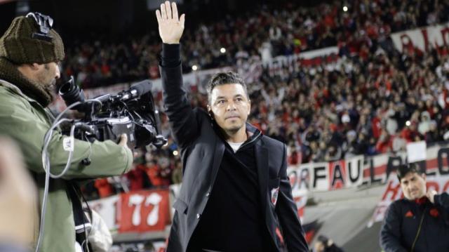 星空体育平台-河床主帅进入巴黎视野：深得梅西欣赏+杯赛专家