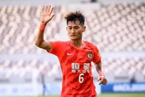星空体育官方网站-泰山暂缓南下广州或改道上海 新援廖力生延后归队
