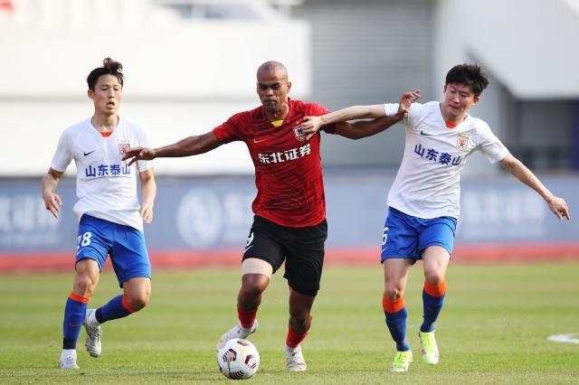 星空体育官方网站-中超亚冠两难 给中国足球支招！这样才是明智选择