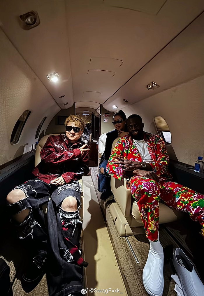 星空体育app下载-王以太与勇士格林同乘私人飞机|德雷蒙德·格林|金州勇士队|金州勇士_新浪体育_新浪新闻