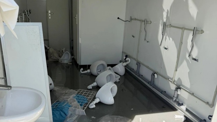 星空体育官方网站-图片报：不满红牛集团，门兴球迷把RB莱比锡主场的厕所给砸了